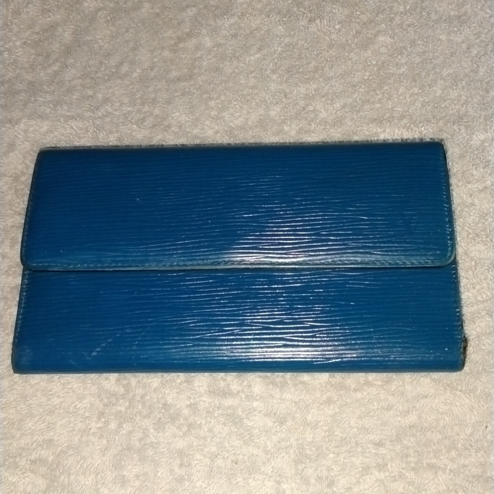💯 Authentic LV wallet